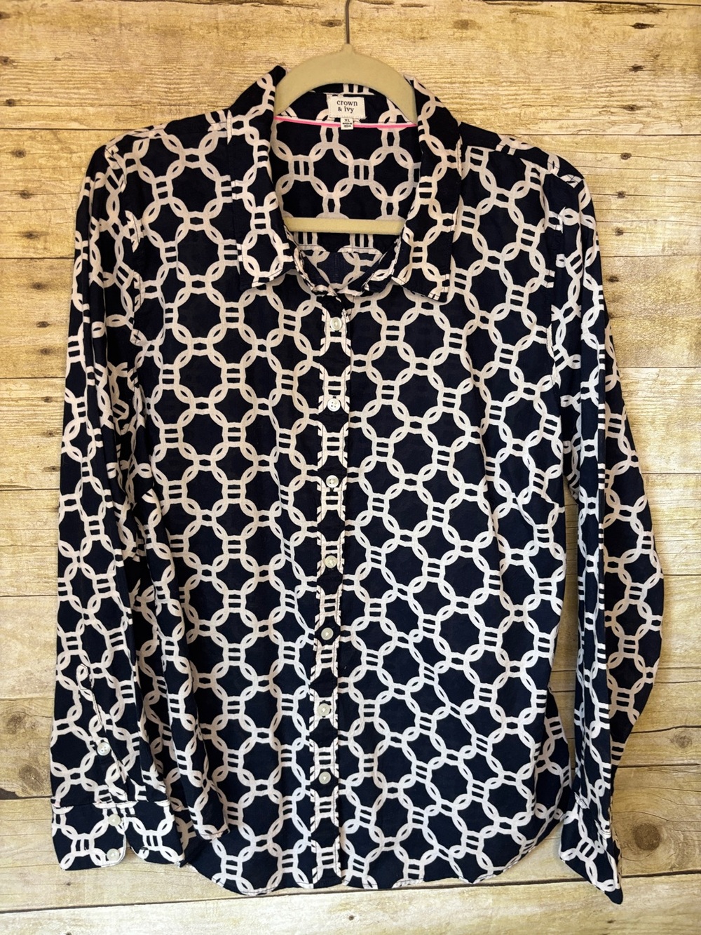 XL Crown and Ivy 100% Cotton Women's Button Up Shirt